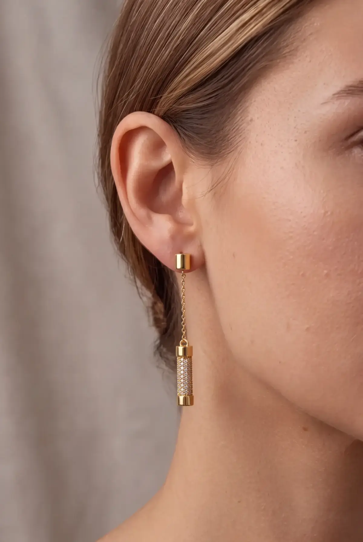14 K Silindir Taşlı Sallantlı Küpe