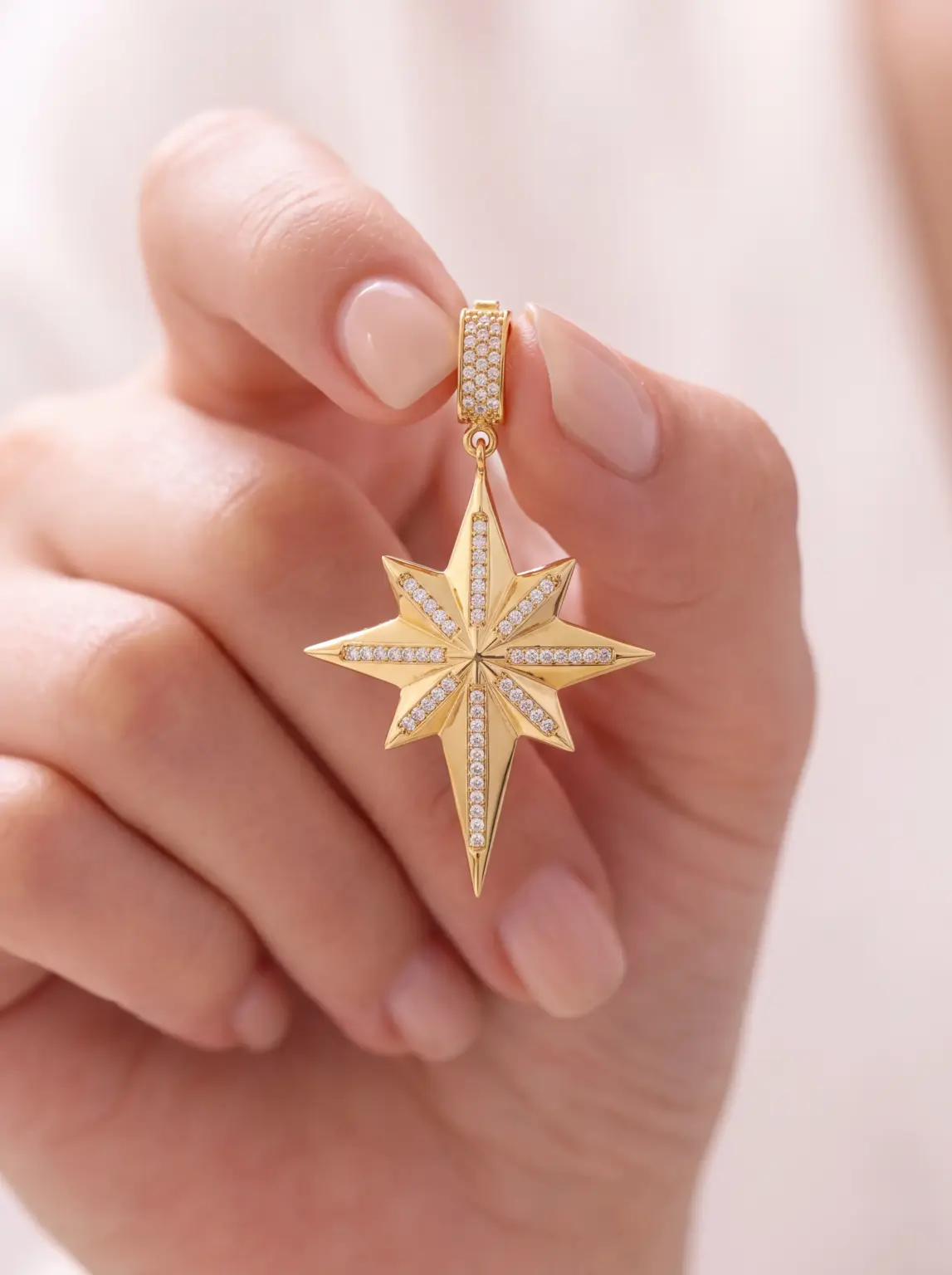 14 K Taşlı Kuzey Yıldızı Döküm Charm