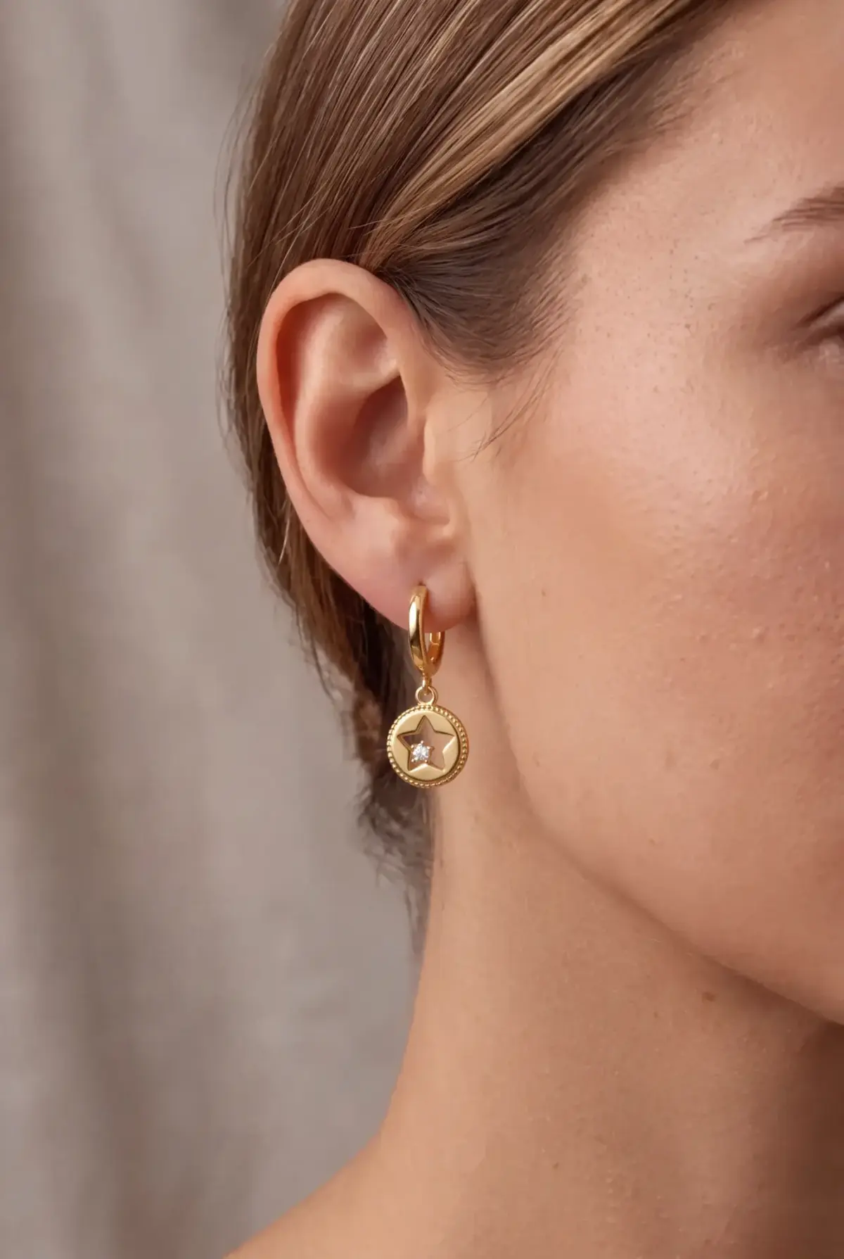 14 K Halka Yıldız Sallantılı Küpe
