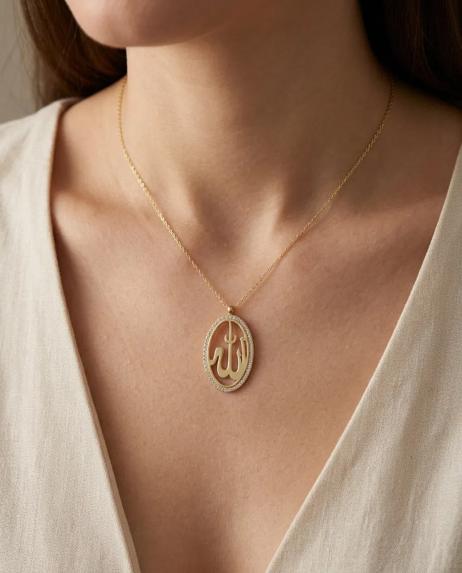 14 K Oval Allah Yazılı Taşlı Kolye