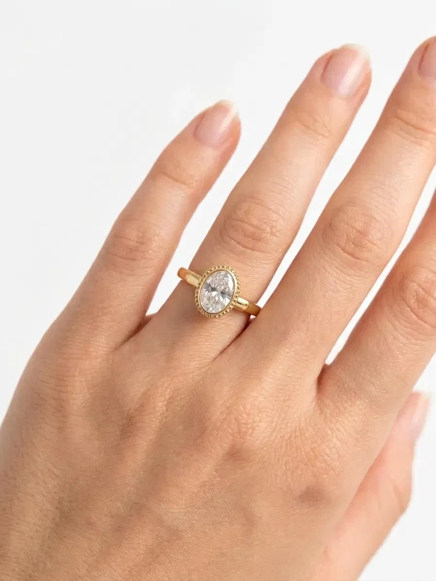 14 K Oval Taşlı Yüzük