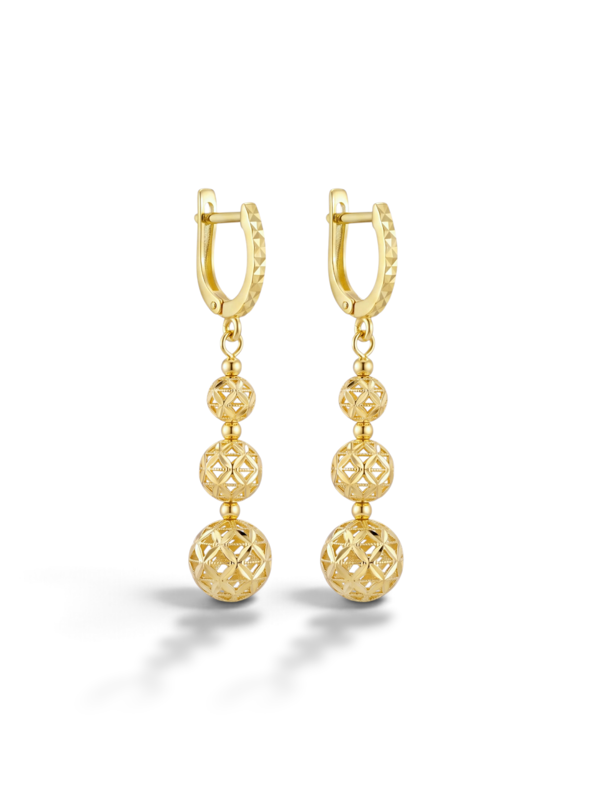 14 K Üç Top Sallantılı Küpe
